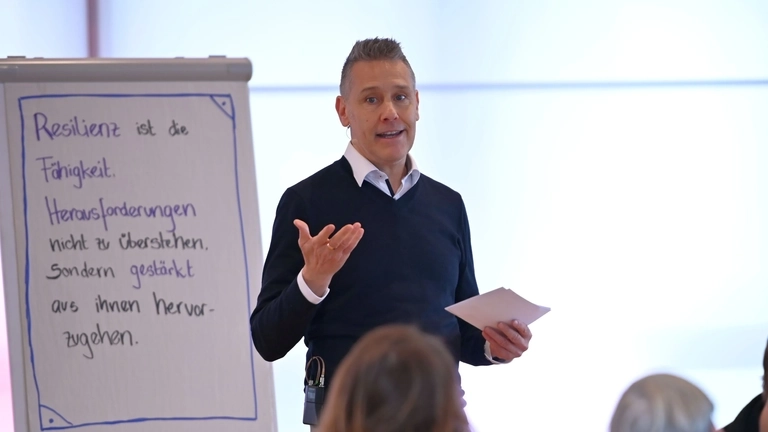 Stefan Burkhardt bei einem Vortrag