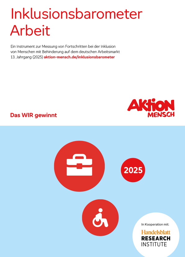 Foto der Titelseite der Studie Inklusionsbarometer Arbeit 2025. In der oberen Hälfte der Seite steht auf weißem Hintergrund der Name der Studie und eine kurze Erklärung des Forschungsthemas, nebst URL zur Online-Seite der Studie und dem Logo der Aktion Mensch. In der unteren hellblauen Hälfte der Seite sind drei rote Bubbles mit der Jahreszahl 2025, einer Aktentasche und einem Rolli-Symbol, sowie ein weißer Bubble mit dem Logo des Handelsblatt-Research-Institute als Kooperationspartner.