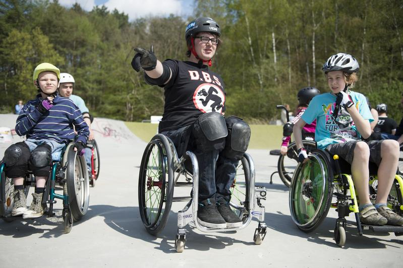 David Lebuser gibt den Workshopteilnehmern Anweisungen