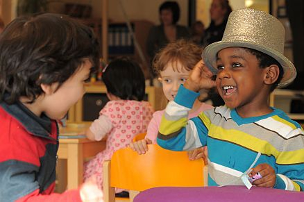 Kleinkinder spielen
