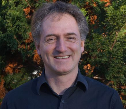 Ein Portraitfoto von Frank Auracher