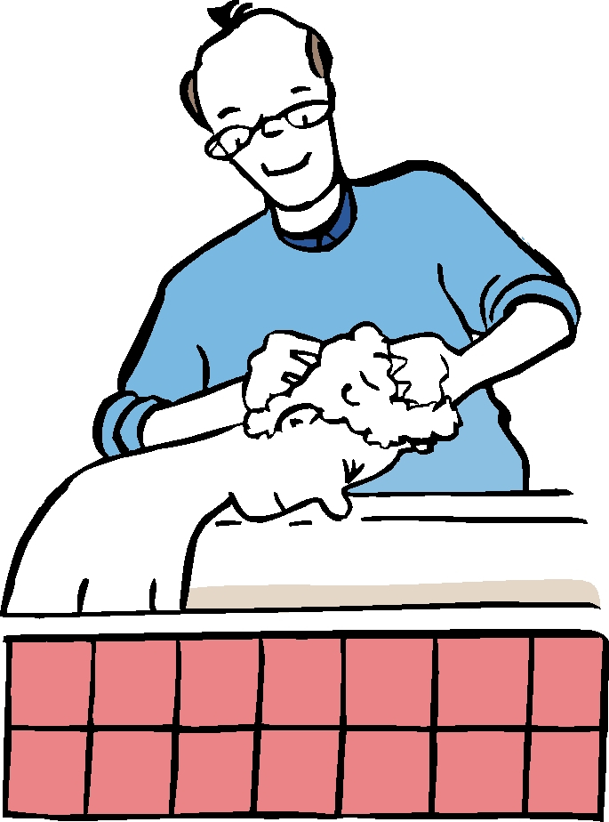 Ein Mann hilft einer Frau beim Haarewaschen