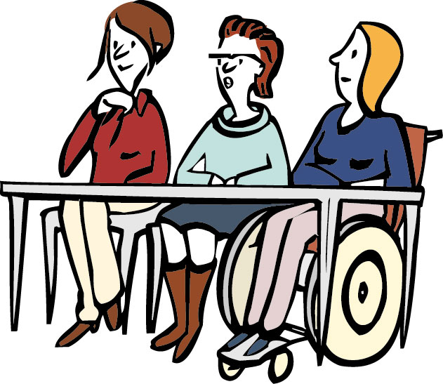 drei Frauen sitzen an einem Tisch, eine davon ist eine Rollifahrerin