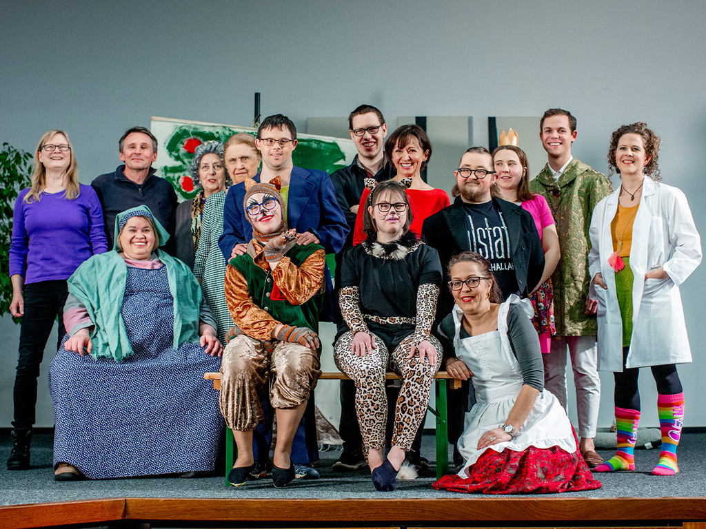 Ein Gruppenfoto der Theatergruppe.