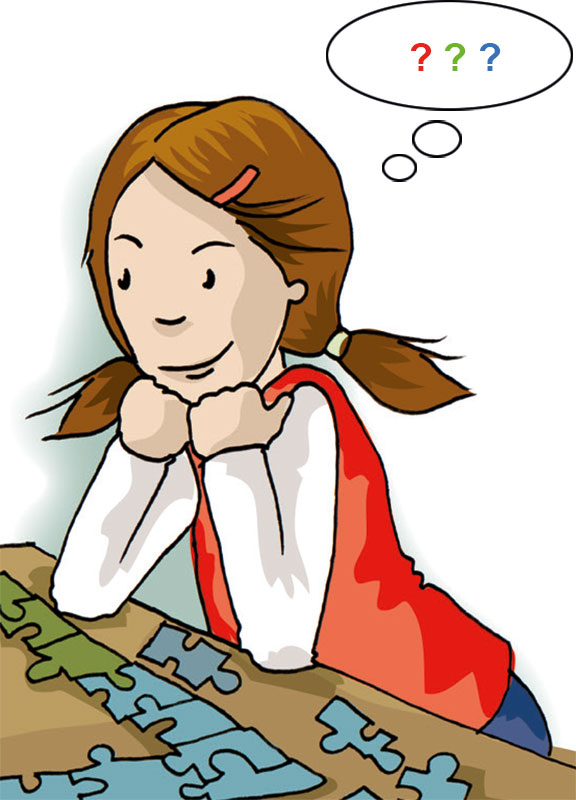 Jule sitzt an einem Tisch und denkt nach.