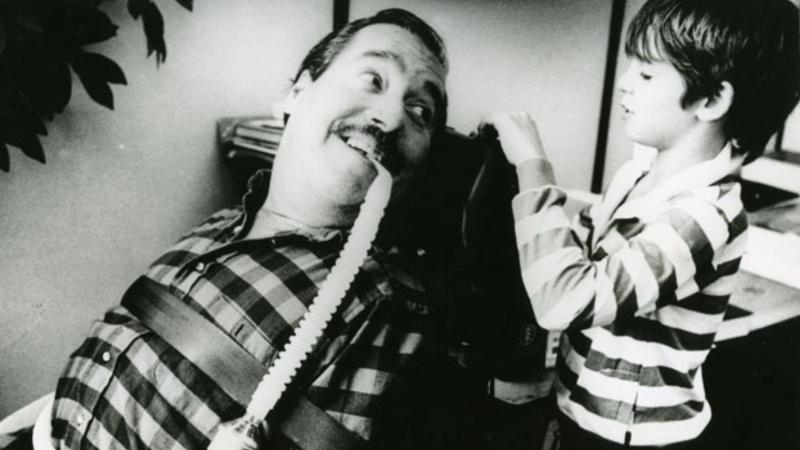 Aktivist Ed Roberts, der eine Eiserne Lunge hatte.