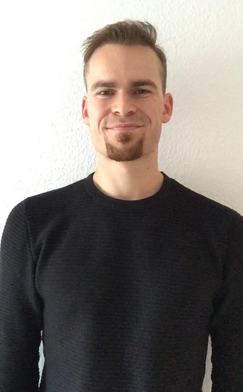 Tobias Franz mit Kinnbart und schwarzem Pullover