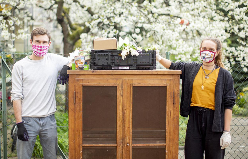 Zwei Helfer*innen von Foodsharing Darmstadt.