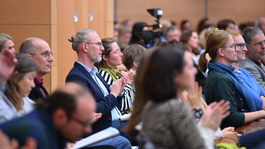 Blick in den voll besetzten Saal beim Kongress 2024