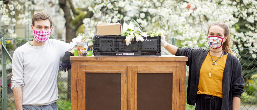 Zwei Helfer*innen von Foodsharing Darmstadt.