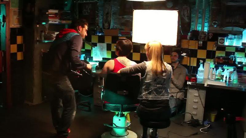 Nicole Schütt im Tattostudio