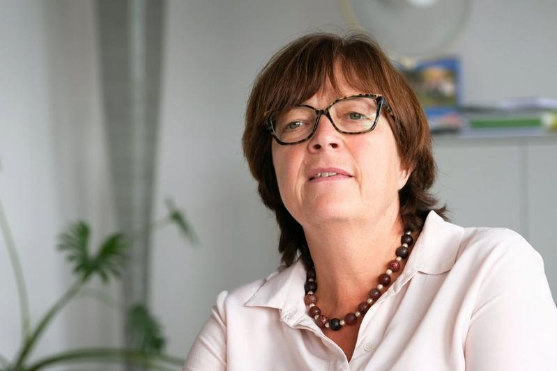  Sozialdezernentin Dagmar Sachse: Eine Frau mit dunklen mittellangen Haaren und Brille.