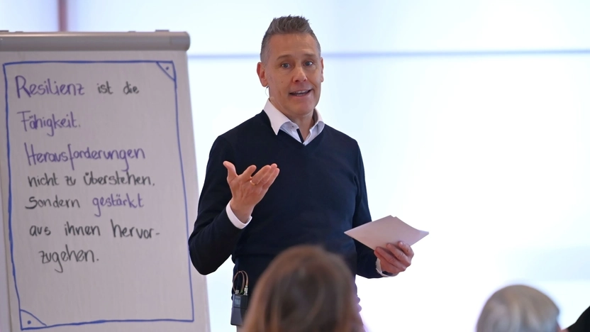 Stefan Burkhardt bei einem Vortrag