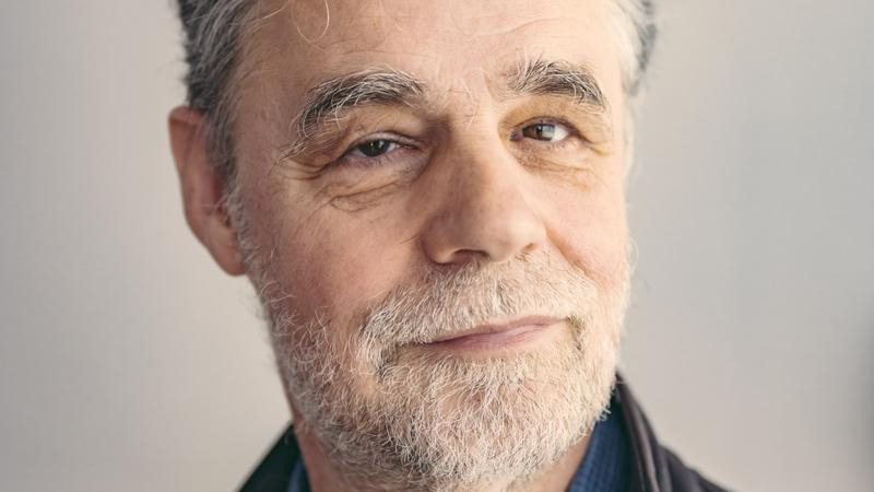 Porträt eines Mannes im mittleren Alter