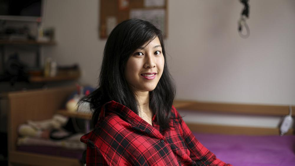 Ein Porträtfoto von der Reise-Bloggerin Simone.