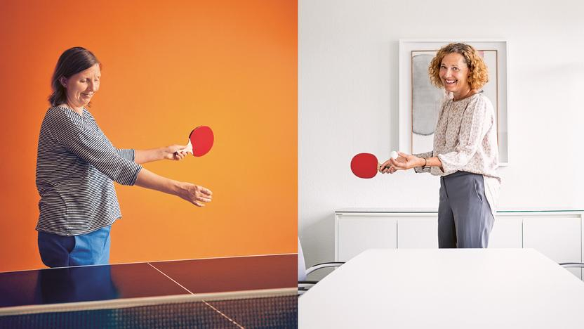 Fotomontage zweier Frauen, die sich mit Tischtennisschlägern gegenüberstehen